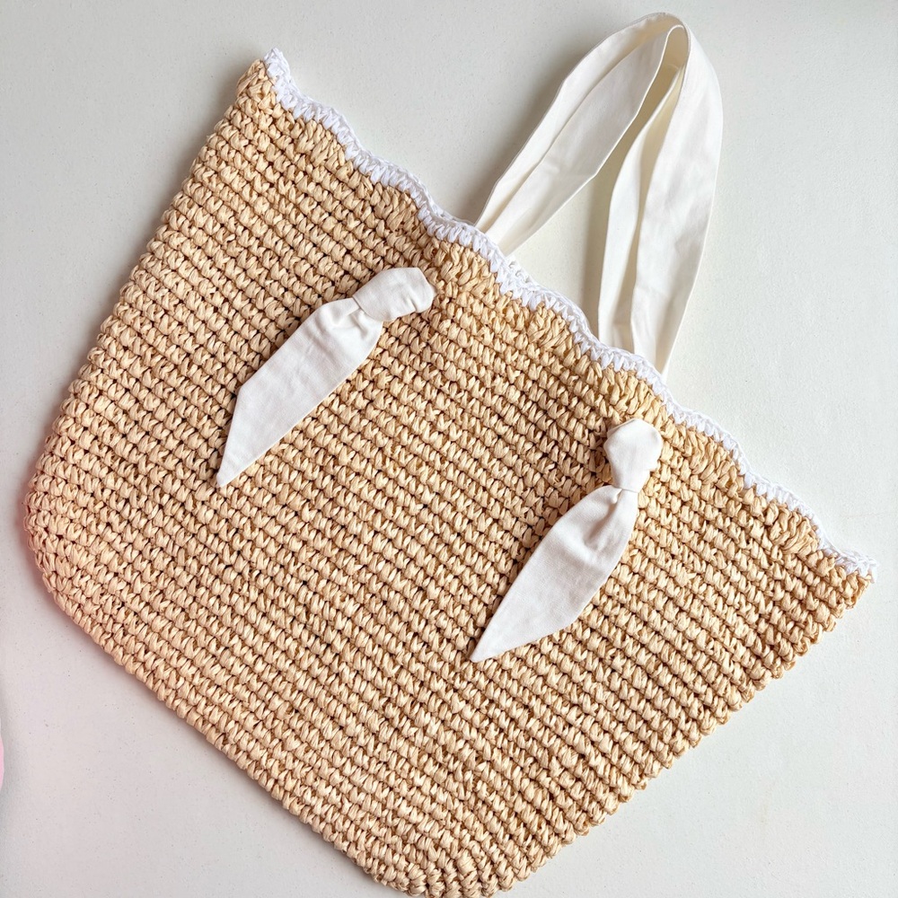 Mark and Graham White Ribbon Scalloped Raffia Tote Purse Bag New, no tags - Picture 5 of 13